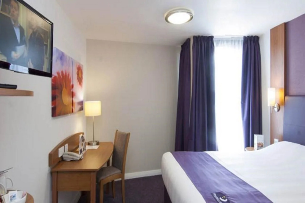 Premier Inn Croydon South (A212)