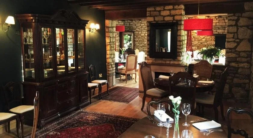 Fox and Hounds