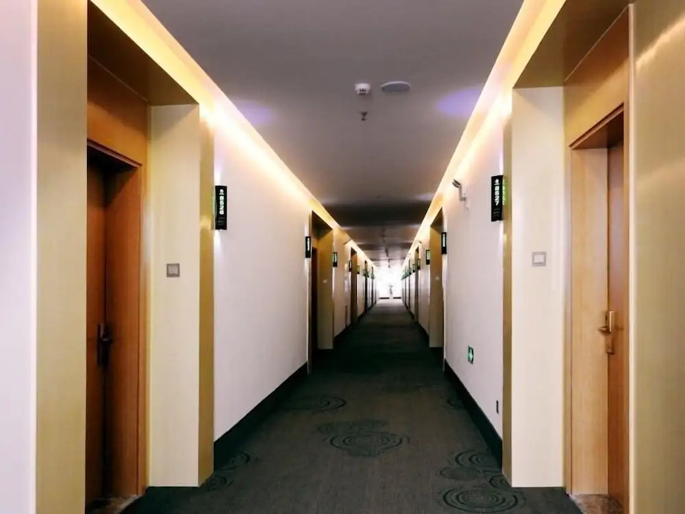 GreenTree Inn Hefei Feidong New District Huishang City Express Hotel