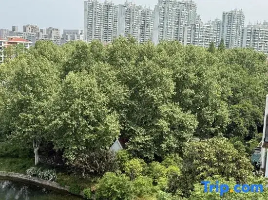 Xinrenren Hotel (Shanghai Daning International Zhabei Park Branch)