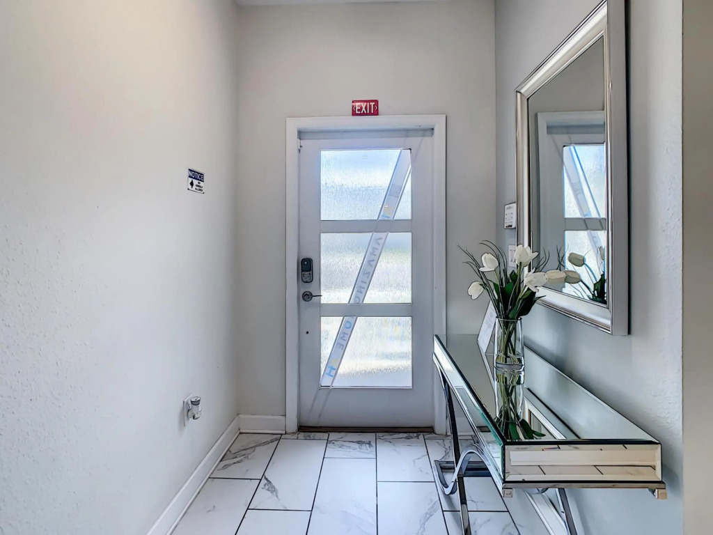 Stunning 4BR Townhouse with private pool and free resort amenities