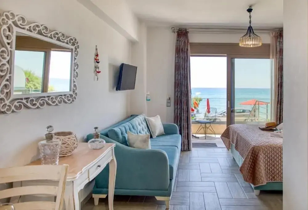 Elimia Suites & Studios