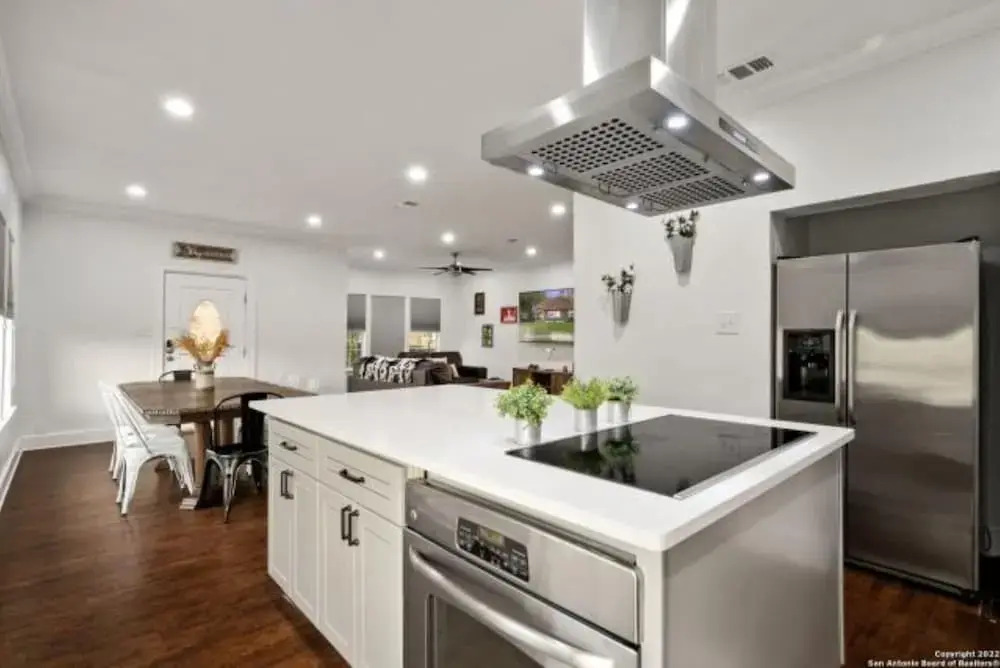 Experience Serenity in a 4BR 3BA Downtown Home