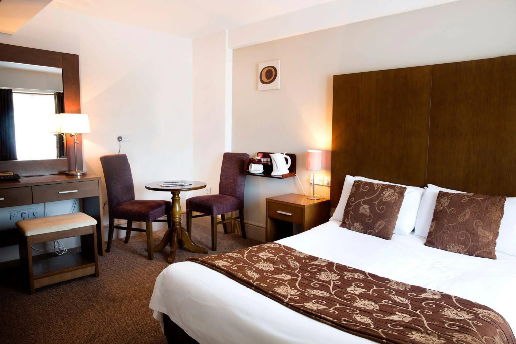 The Gateway Hotel