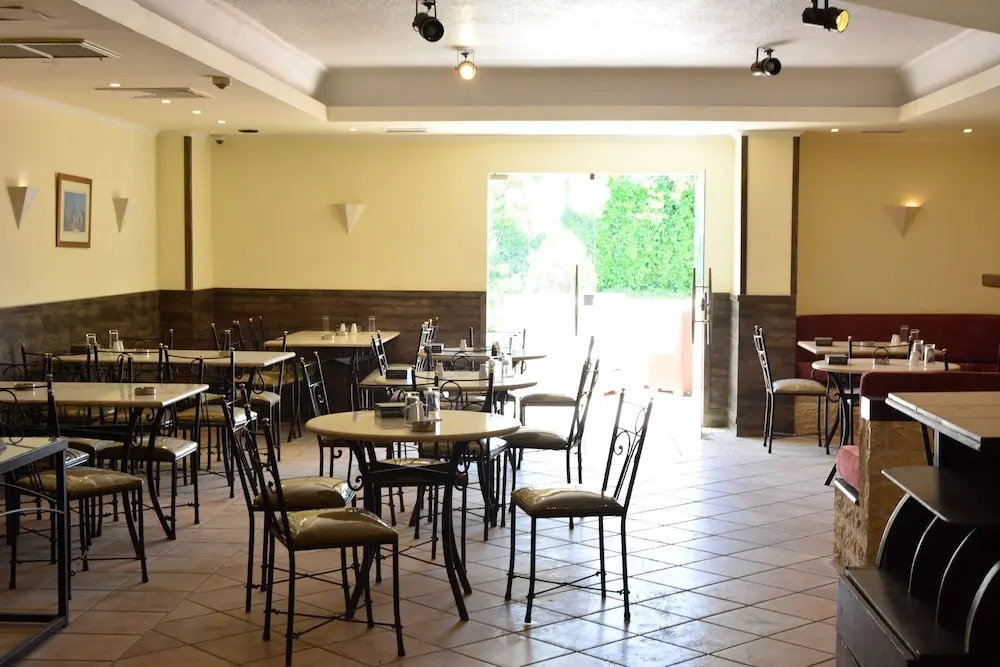 Rakeen Hotel