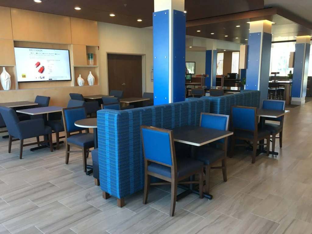 Holiday Inn Express & Suites - Rice Lake by IHG