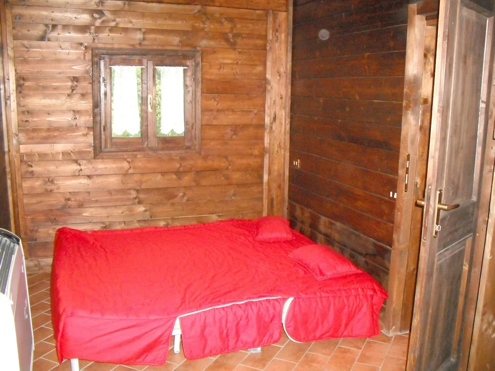 Chalet With 2 Bedrooms in Giarola, With Wonderful Mountain View and Furnished Terrace Near the Slopes