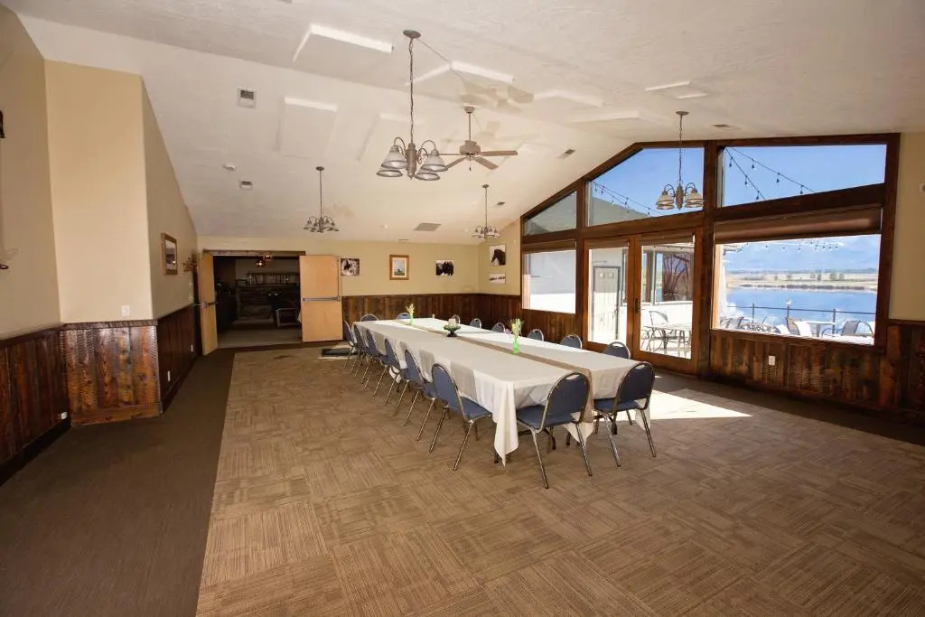 Ninepipes Lodge