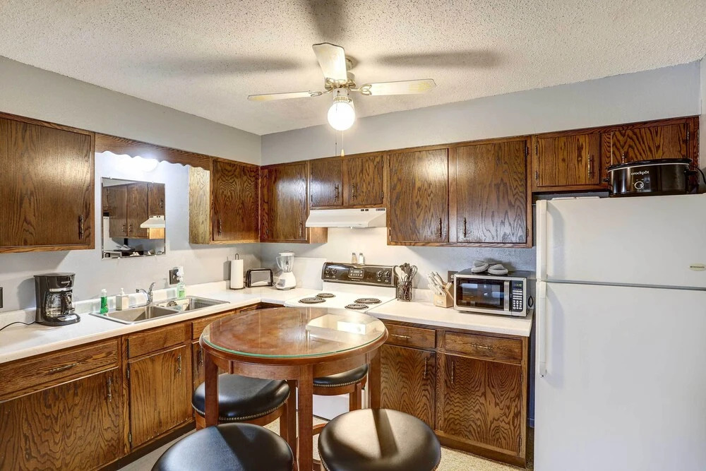 Pierre Vacation Rental - 9 Mi to Oahe Dam!