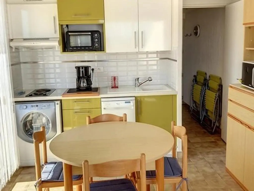 Appartement Bormes-les-Mimosas, 2 pièces, 2 personnes - FR-1-610-38