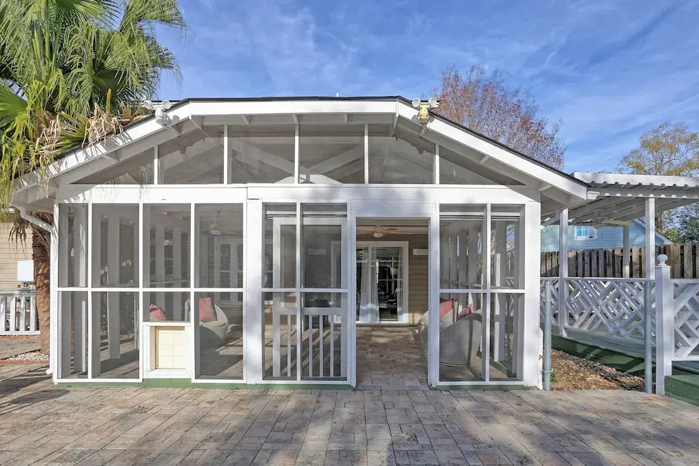 Family Friendly House w Pool & Games