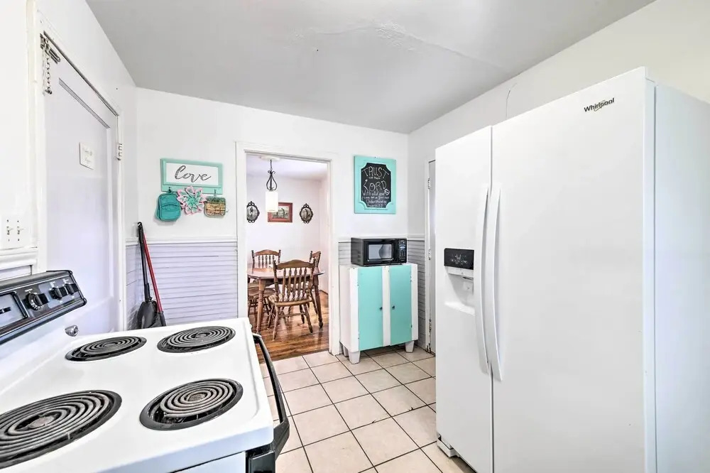 Outdoor Dining & Yard: Pet-friendly Temple Home