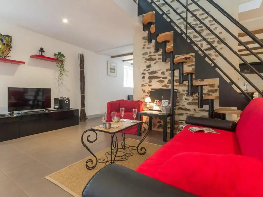 Gîte Confortable avec Jardin, Proche Mer et Ville, Équipé pour Familles, Vélo Inclus - FR-1-306-1076