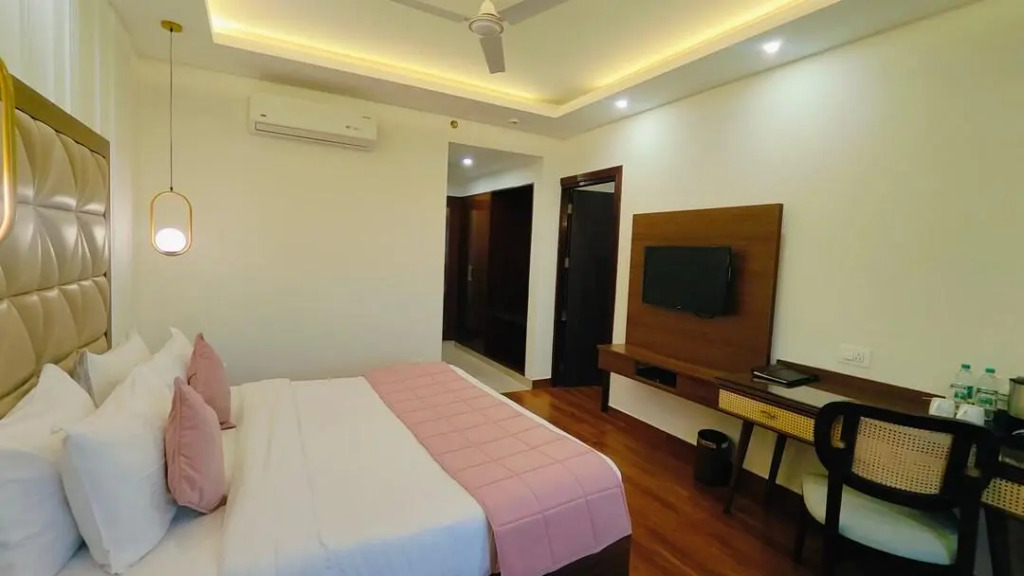 MJ Grand Inn