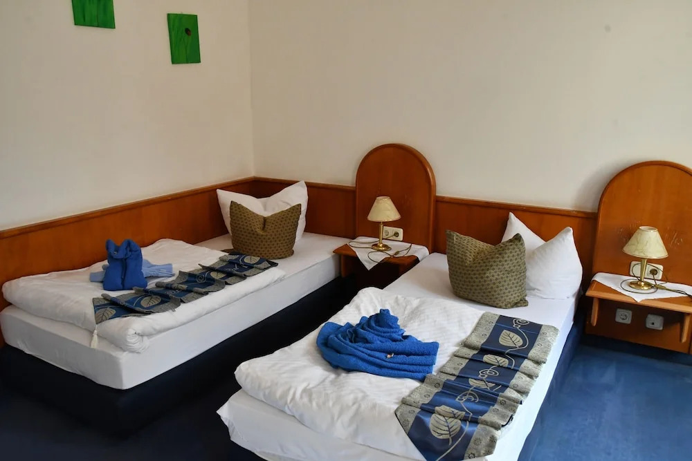Hotel Mauritius - Im Herzen von Crimmitschau - Frühstück buchbar - Fahrradbox