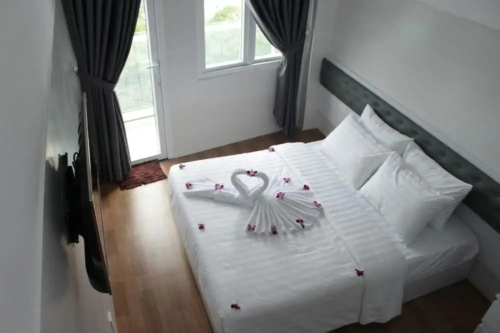 DRAGON HOTEL 1