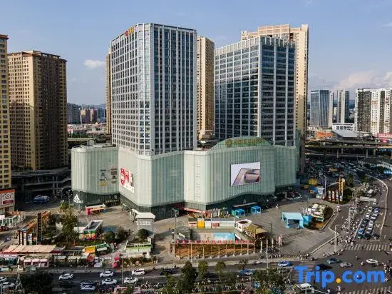 Fengyun Pavilion Hotel (Ruiding City Shopping Center Xinying New City)