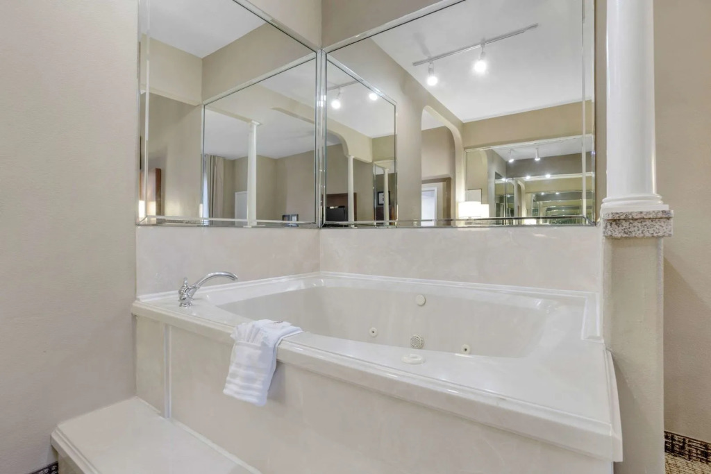 Comfort Suites Houston NW - Vintage Park