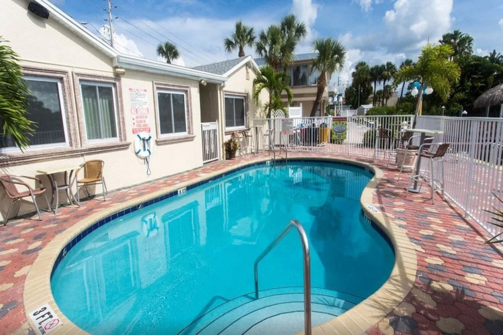 Bayview Plaza Waterfront Resort