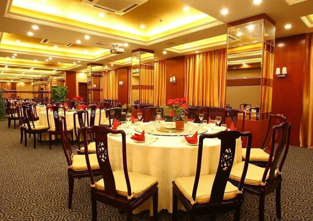 Shanghai Binjiang Entertainment Center