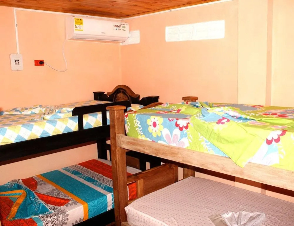 Hostal Happy Day - Hostel