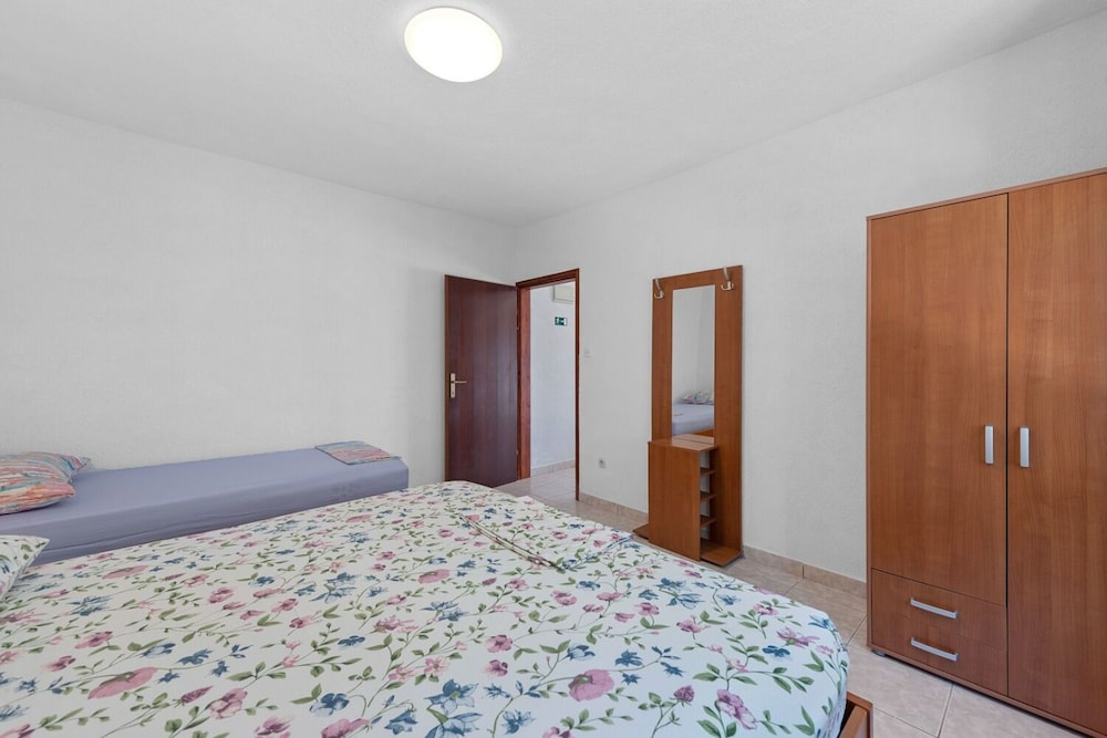 Apartment Uga2