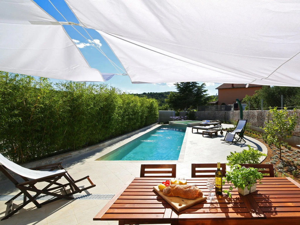 Charming Villa with Pool