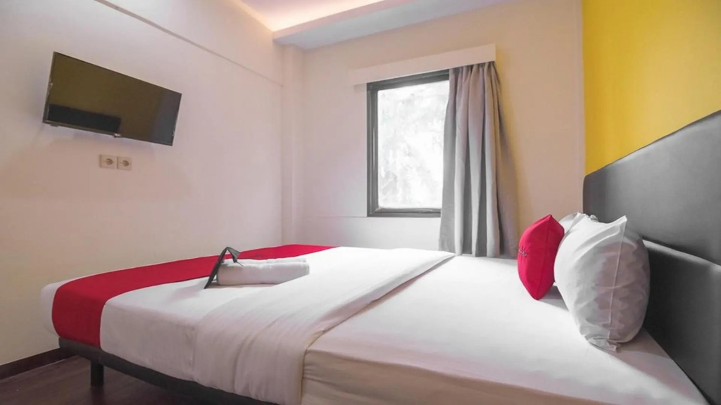RedDoorz near ITC Mangga Dua