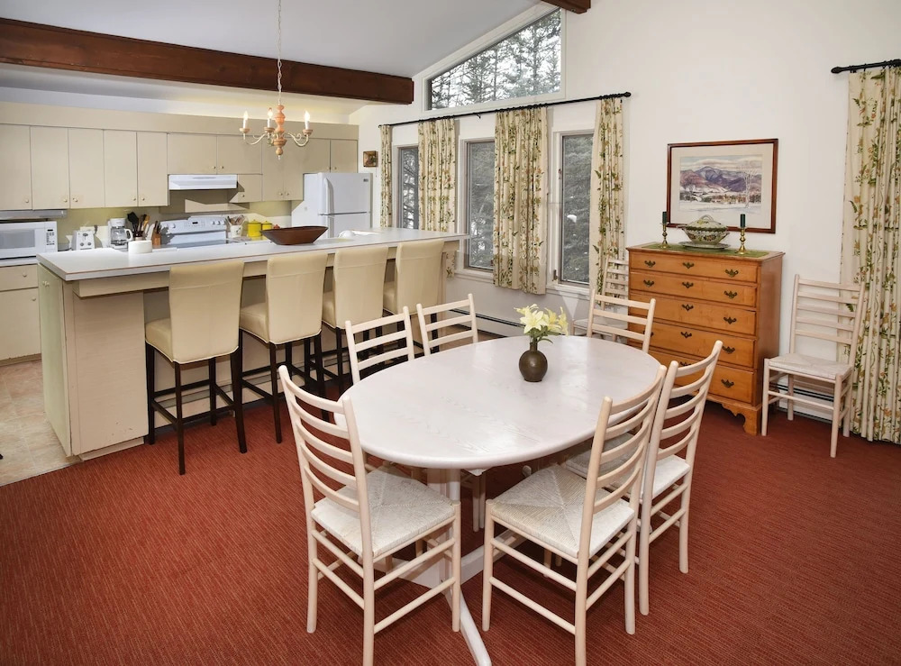 385 Forest Rd. 4 Bedroom Home by RedAwning