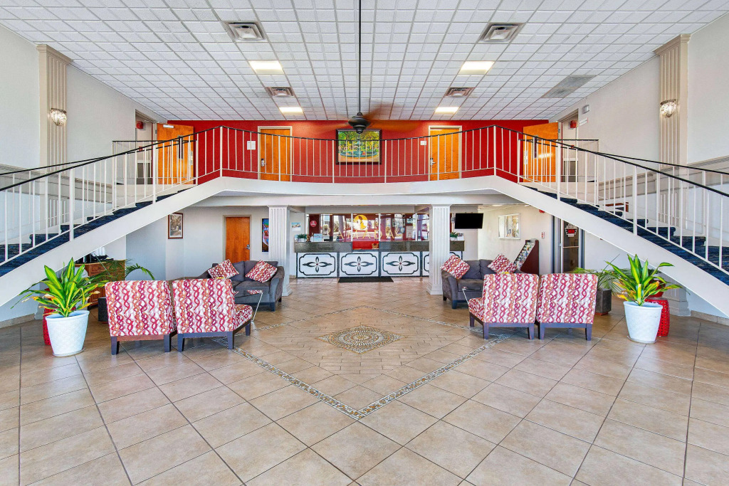 Ramada by Wyndham Bowling Green