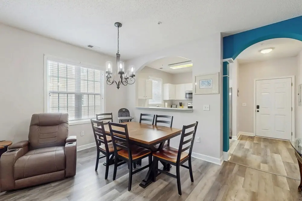 Pool & Tennis! Updated Barefoot Resort Condo