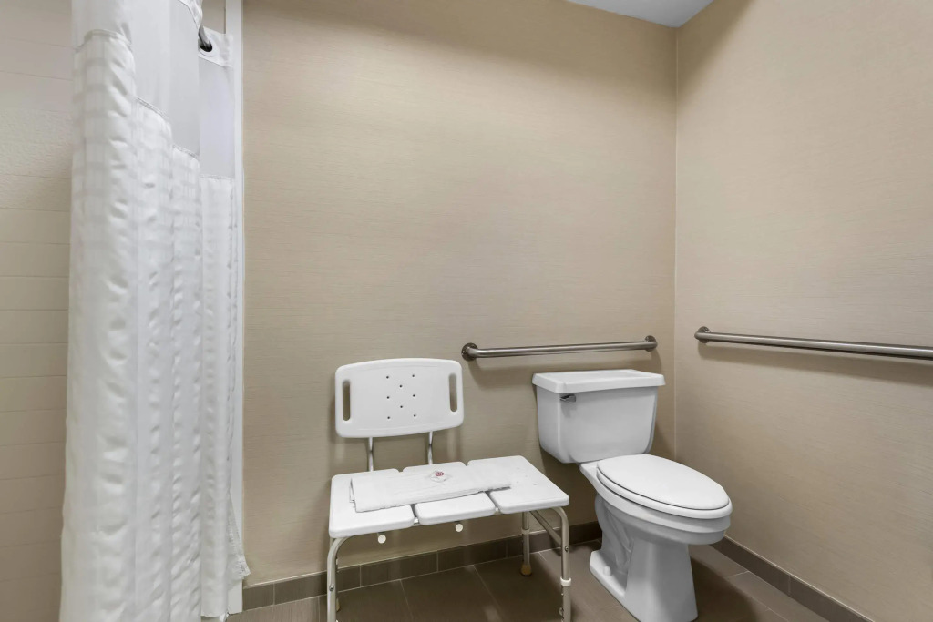 Comfort Inn & Suites North East