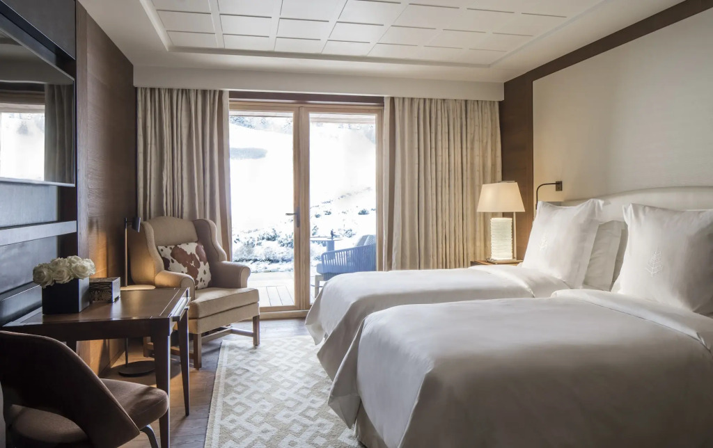 Отель Four Seasons Hotel Megeve