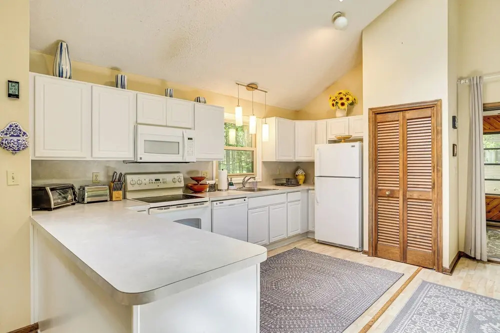 Clifton Township Home w/ Deck & Heated Sunroom!