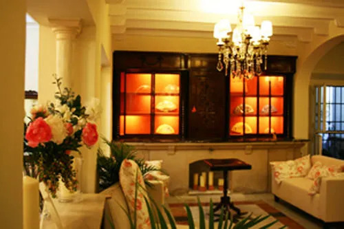 Sevilla Embassy All i-n eed