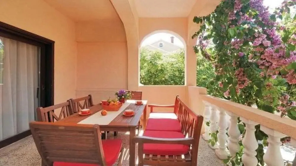 Beautiful Apartment Nora - near the beach