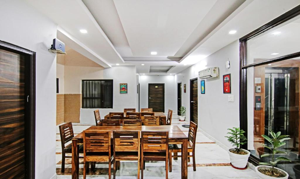 Treebo Modern Stays