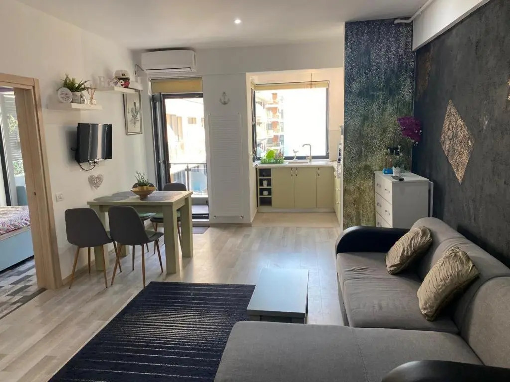 Panoramis Apartment by Eduard