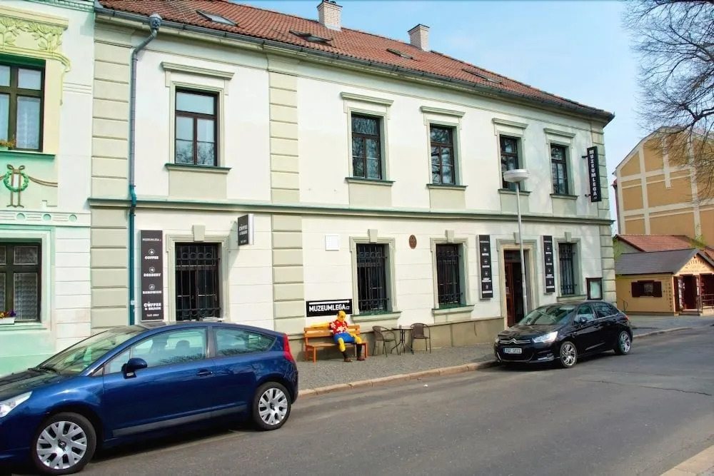 Hotel Museum of Bricks