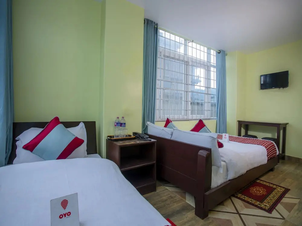 OYO 163 Hotel Arhant Inn