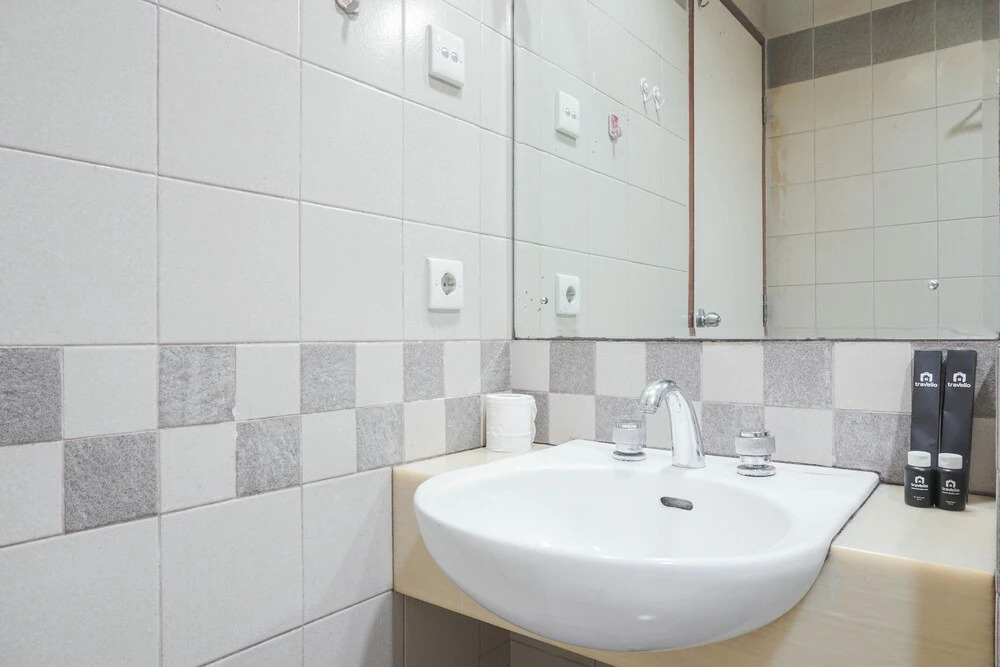 Homey 2Br At Pangeran Jayakarta Apartment