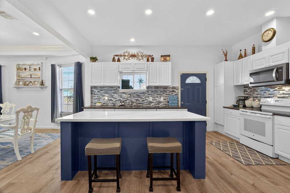 Seaglass Haven 2 Bedroom Home
