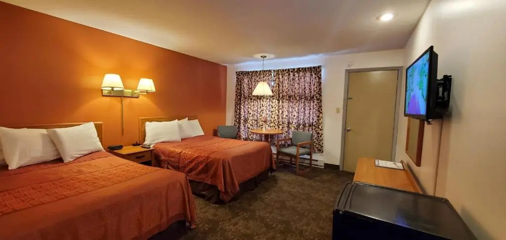 Pinebrook Motel