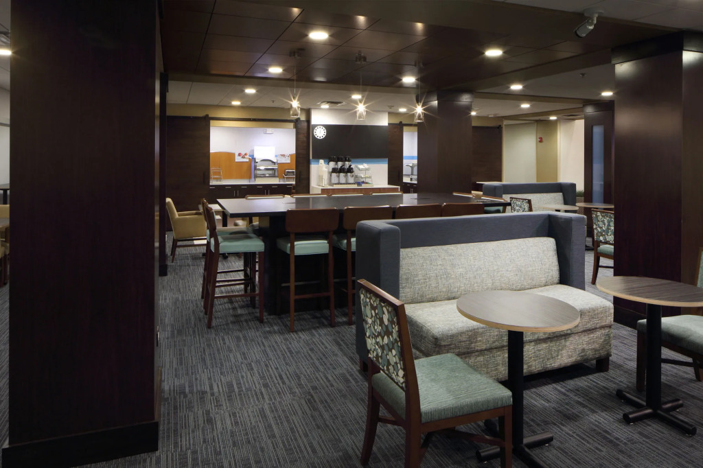Holiday Inn Express Hotel & Suites Atlanta Airport West - Camp Creek by IHG