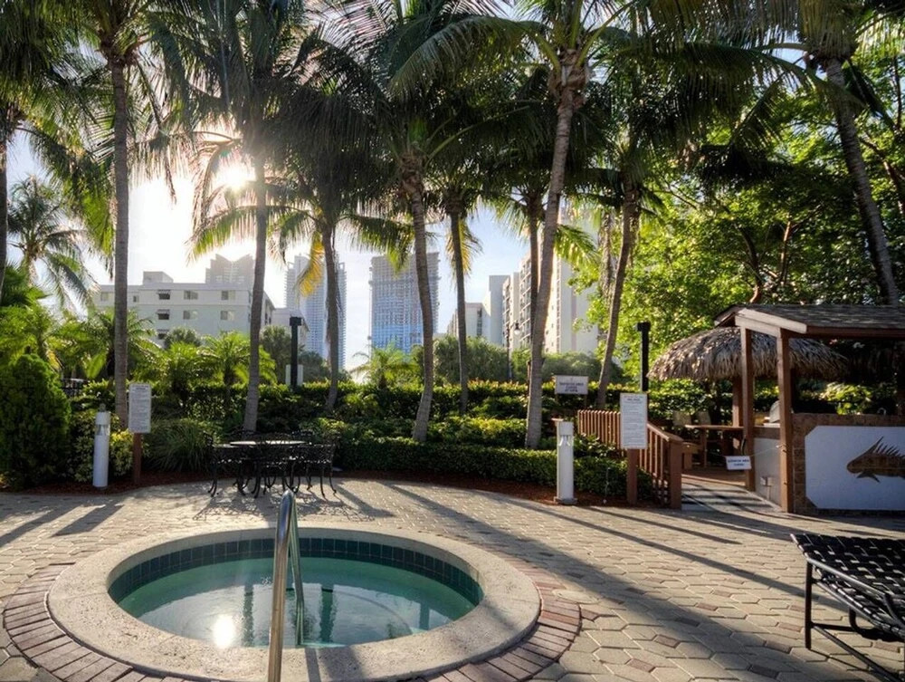 Golden Bay 1102 - Condo 5 People, Sunny Isles