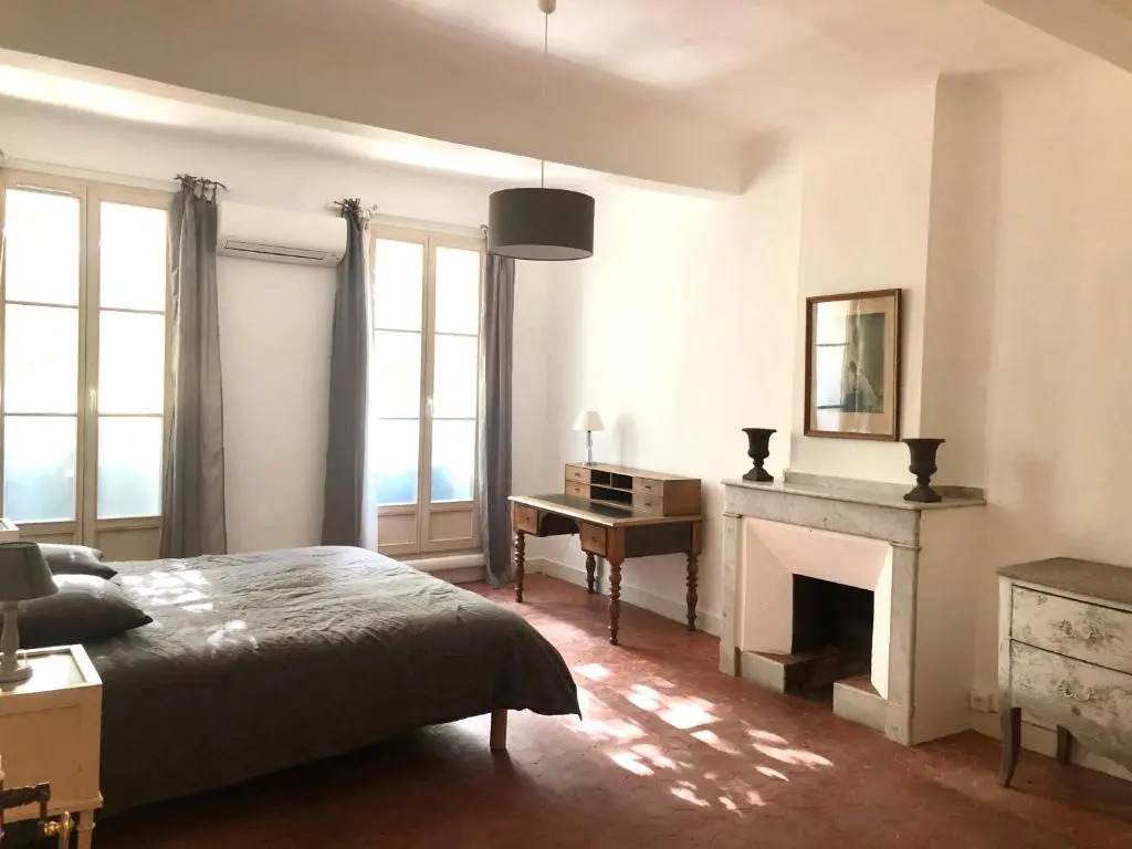 Beau 2 pièces 70 m2 au coeur du centre historique d'Aix en Provence