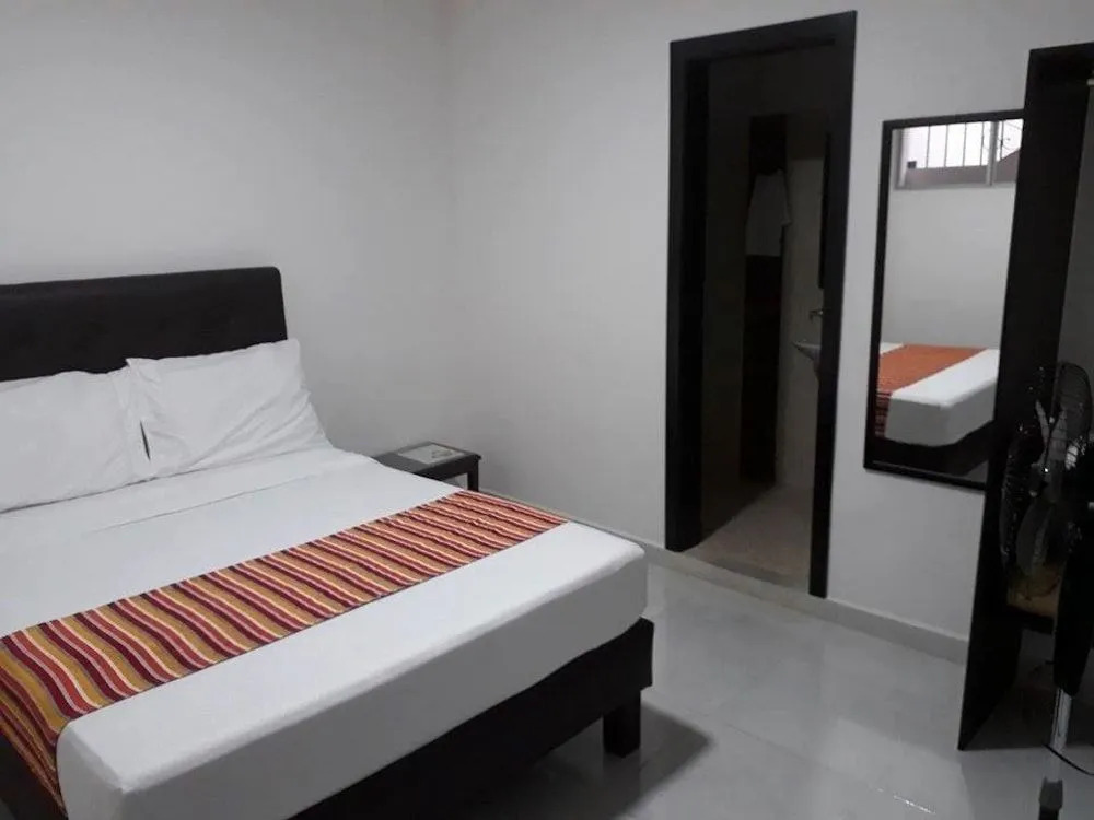 Hotel 9-25