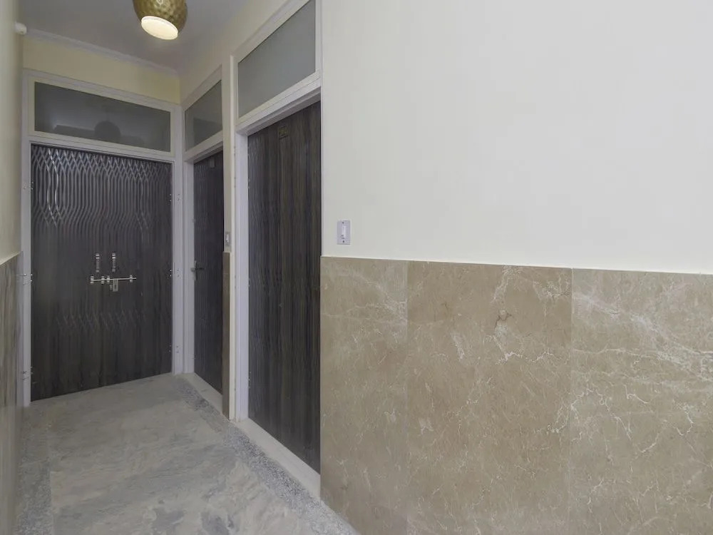 Oyo 43607 Ati They Hotel & Restaurant