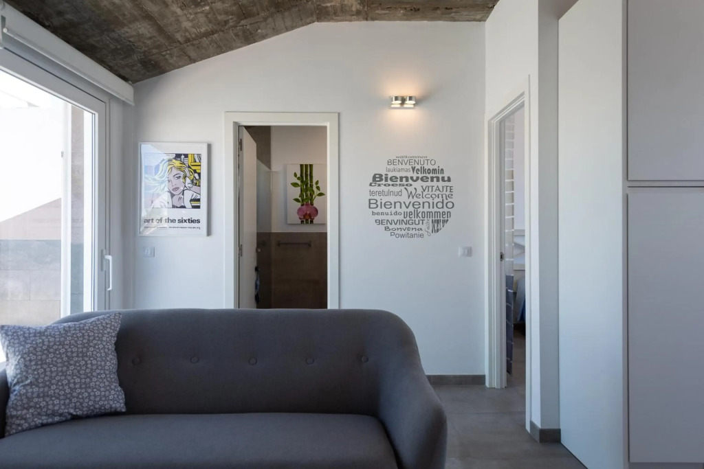 Durmiendo sobre el mar, Vivienda Los Riscos