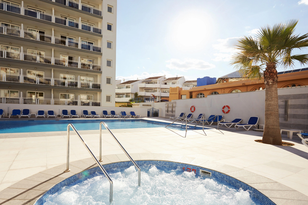 Hotel Las Arenas, Affiliated by Meliá